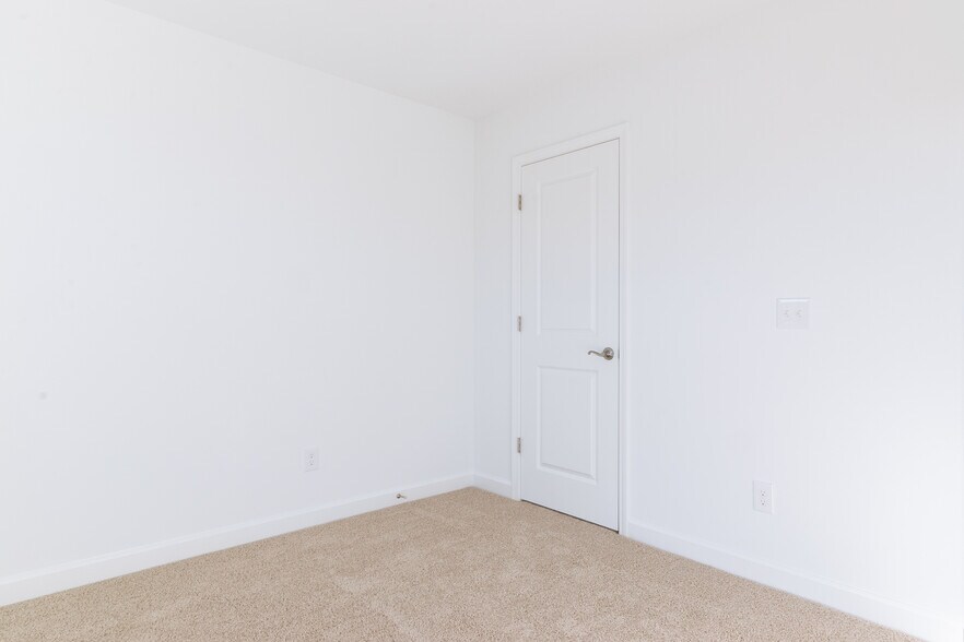 Building Photo - 3026 Deptford St