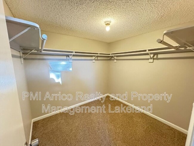 Building Photo - 3545 Raintree Way