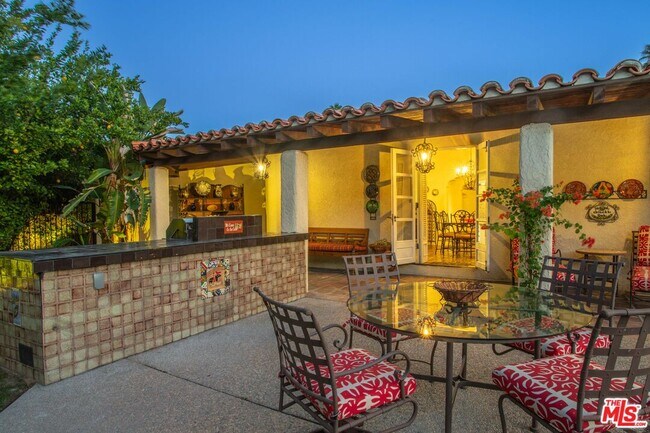 Building Photo - 2231 S Caliente Dr