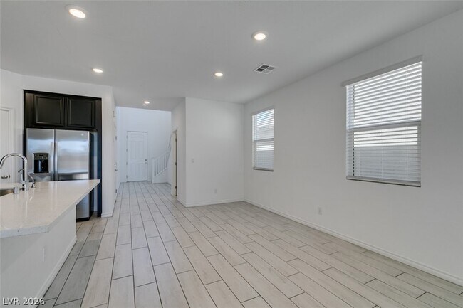Building Photo - 6858 Greensmen Ave