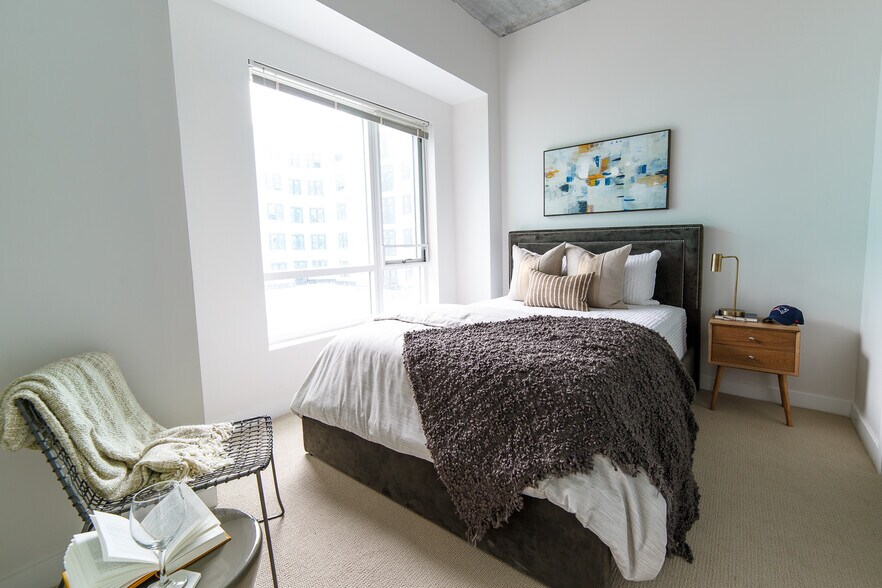 Building Photo - 480 Foley St