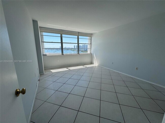Building Photo - 18041 Biscayne Blvd