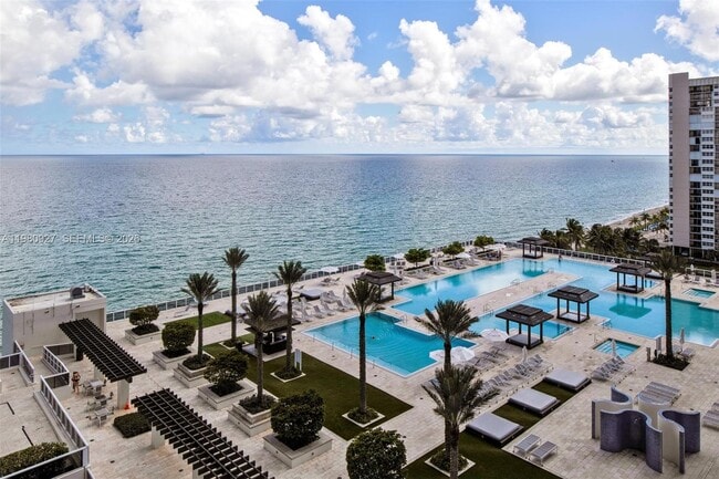 Building Photo - 1830 S Ocean Dr