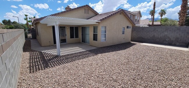 Building Photo - Beautiful Single Story Summerlin Home on a corner lot.