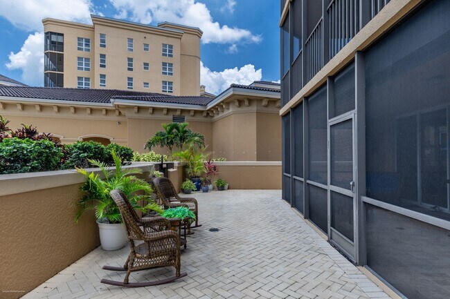 Building Photo - TURNKEY FURNISHED EXECUTIVE RENTAL IN BURN...