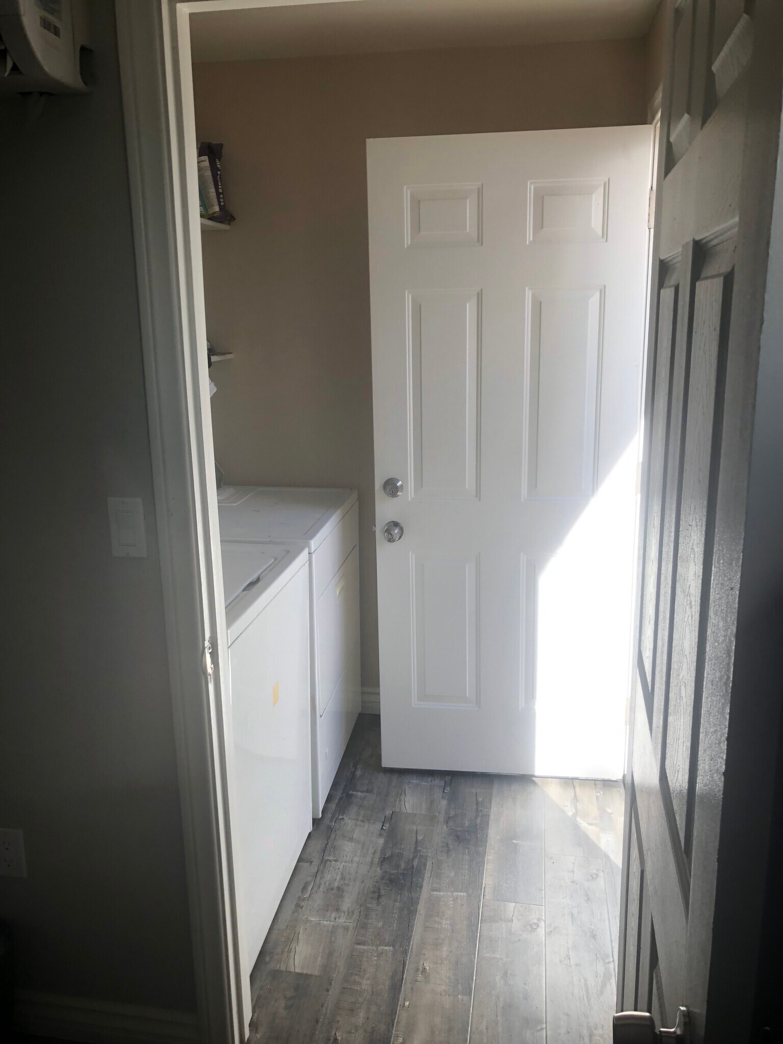 Building Photo - 18941 Vose St