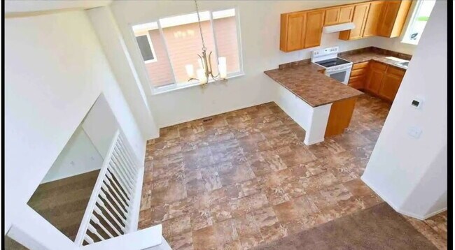 Building Photo - 262 Castle Dr