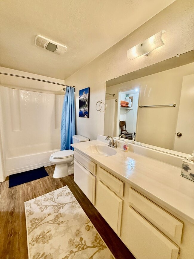 Building Photo - Winter Rental – Mountain Shadows, Center o...