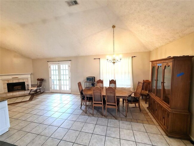 Building Photo - AVAILABLE 08/15/2026 in Millbrook!