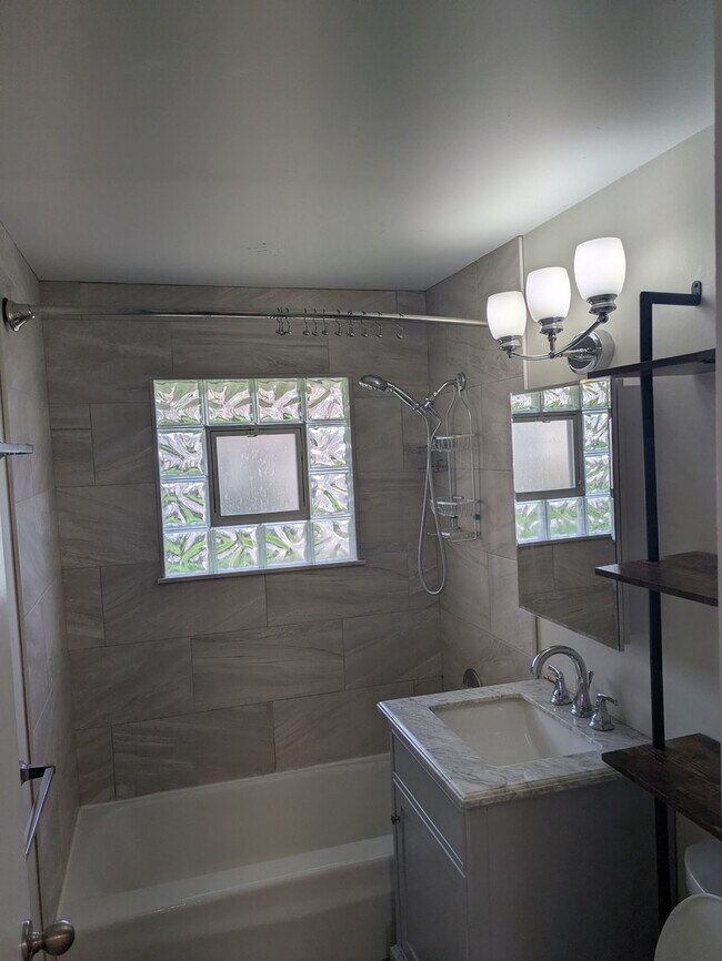 Building Photo - 796 Adele St