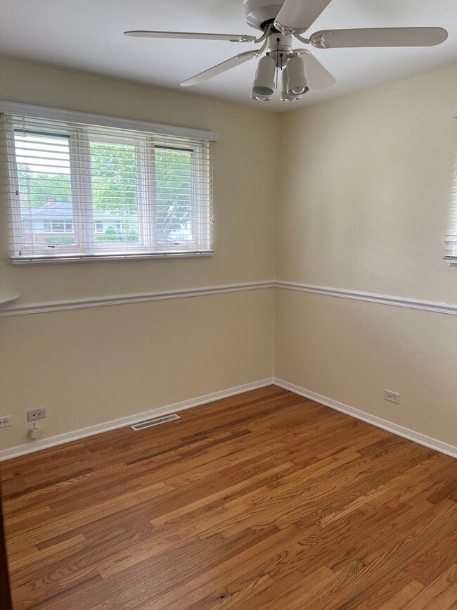 Building Photo - 1520 N Fernandez Pl