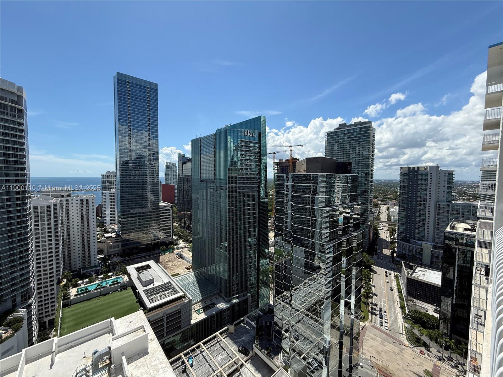 Building Photo - 1200 Brickell Bay Dr