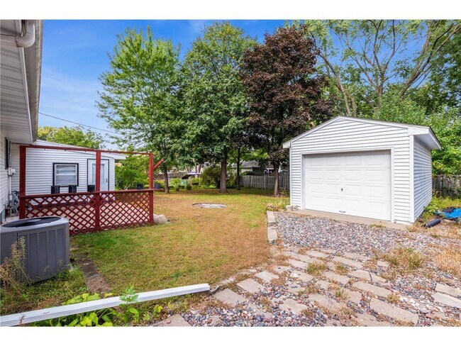 Building Photo - 9010 61st 1/2 Ave N