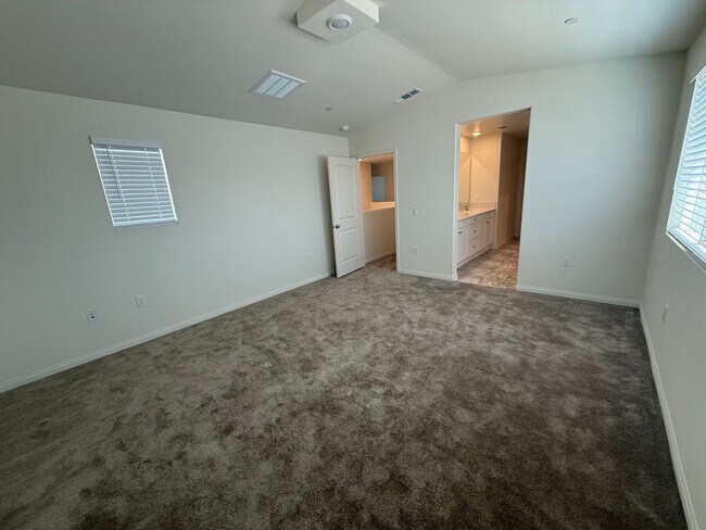 Building Photo - Victorville- New Richmond Home, 3 bedrooms...