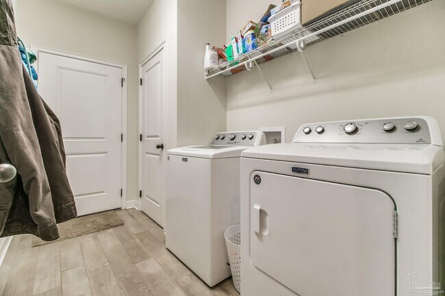 Building Photo - 874 Lowery Dr