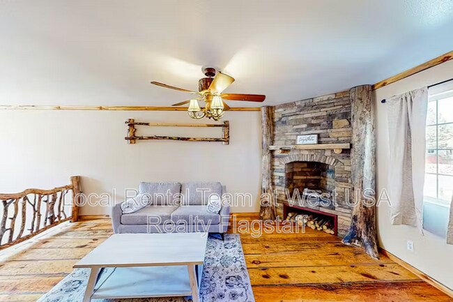 Building Photo - 1105 W Overland Pass Dr