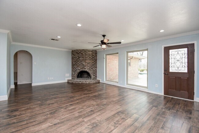 Building Photo - 21338 Park Villa Dr