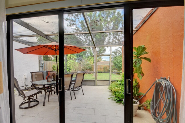 Building Photo - 1348 The 12th Fairway