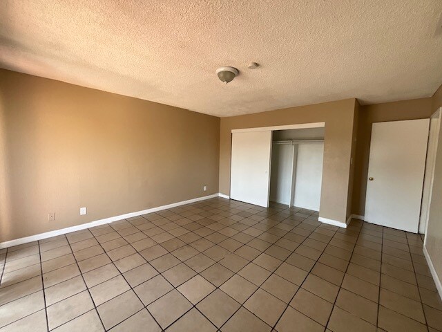 :arge master and large closet - 101 E Olive Ave