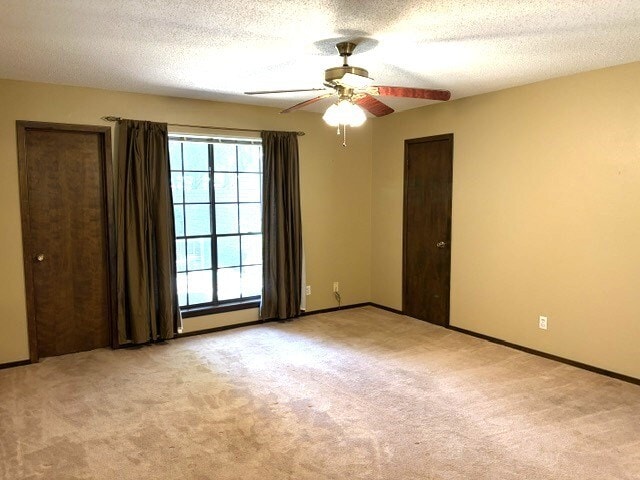 Building Photo - 531 Fairway Ct