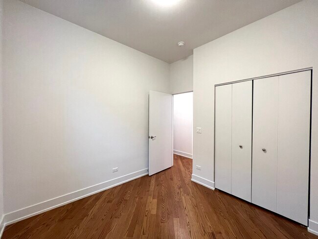 Building Photo - 2205 W Iowa St