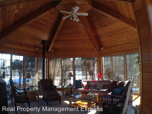 Building Photo - 1 W Penmarch Pl