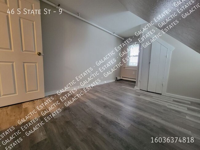 Building Photo - Gigantic 4 bedroom 1 bath apartment Concor...