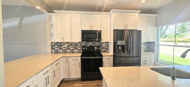 Primary Photo - 3311 Merrick Ln