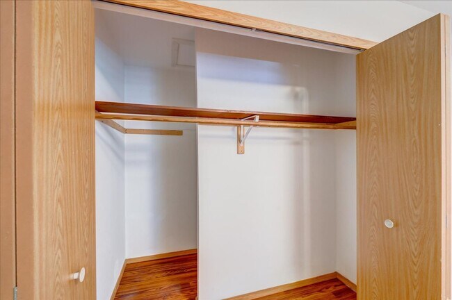 Building Photo - 1309-1311 Prairie Rd