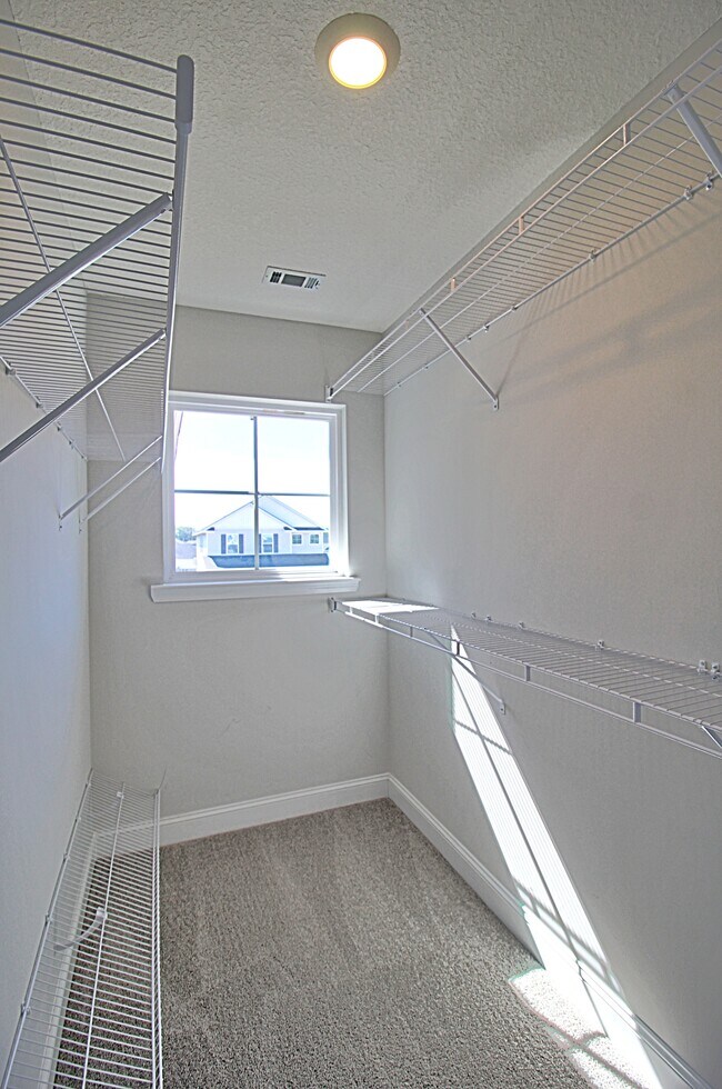 Building Photo - 106 Centennial Ct