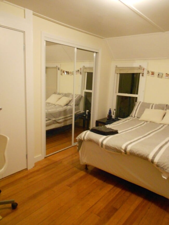 Building Photo - No Brokers Fee, In-Unit Washer and Dryer, Eat-in Kitchen, Parking for Rent