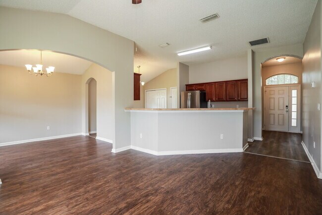 Building Photo - 1864 Creekview Dr