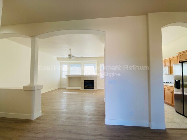 Building Photo - 2916 Roberts Ave