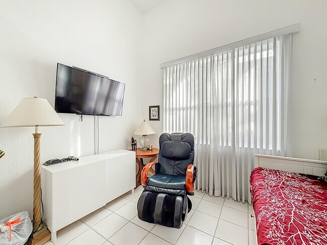 Building Photo - 11853 Fountainside Cir