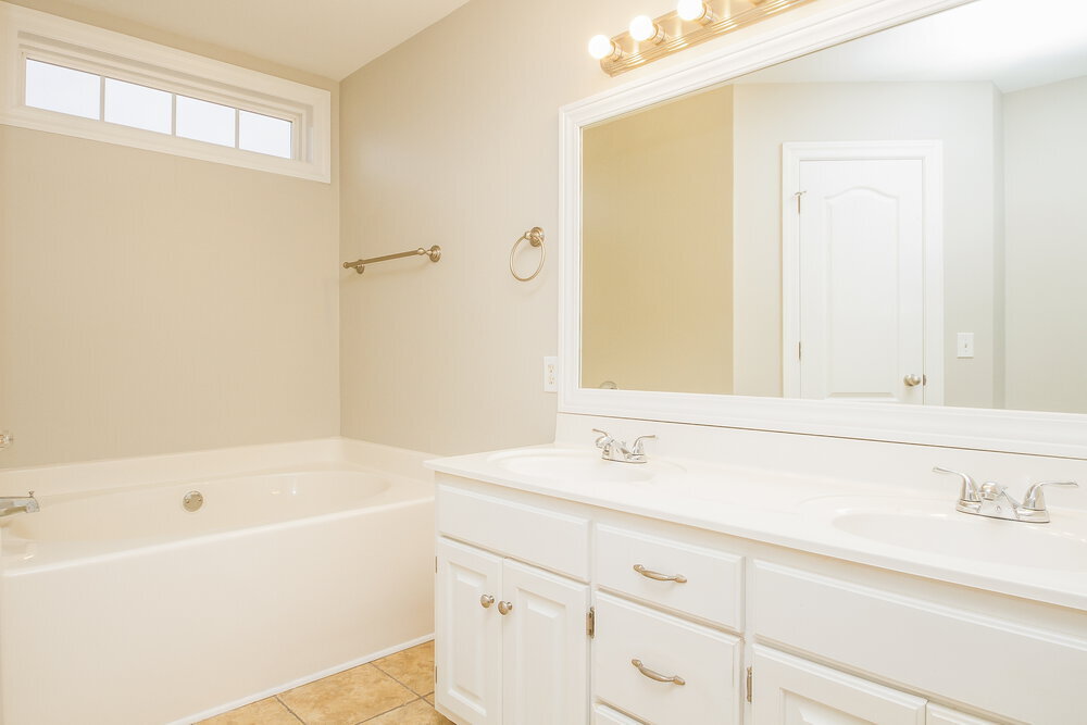 Building Photo - 306 Gatewood Dr