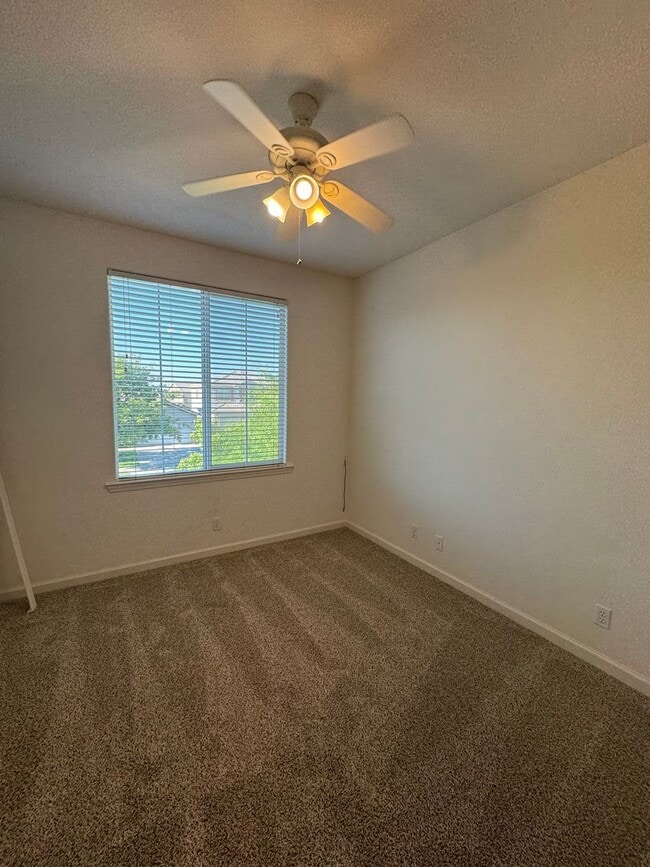 Building Photo - REDUCED!  BEAUTIFUL TWO STORY 6 BEDROOM 3 ...