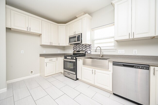 Building Photo - 4632 Galesburg St