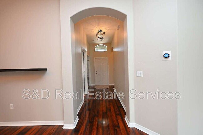 Building Photo - 7147 Cedarcrest Blvd