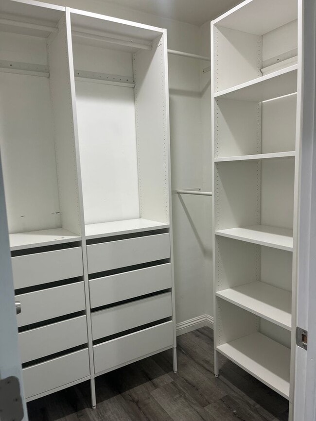 Building Photo - Home with a Cabin Style Family room and backyard Oasis