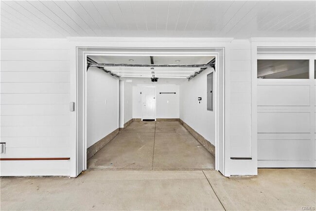 Building Photo - 616 1/2 Acacia Avenue, Newport Beach, CA 92625 - 2 BR 3 BA condo