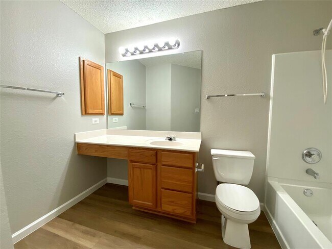 Building Photo - 2101 Jasper Ln