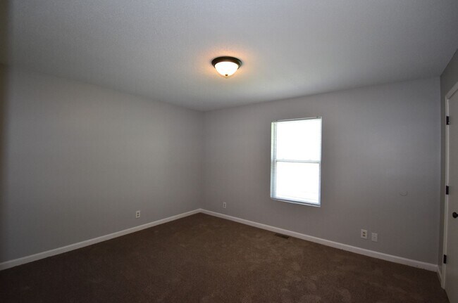 Building Photo - 3264 Tower Dr