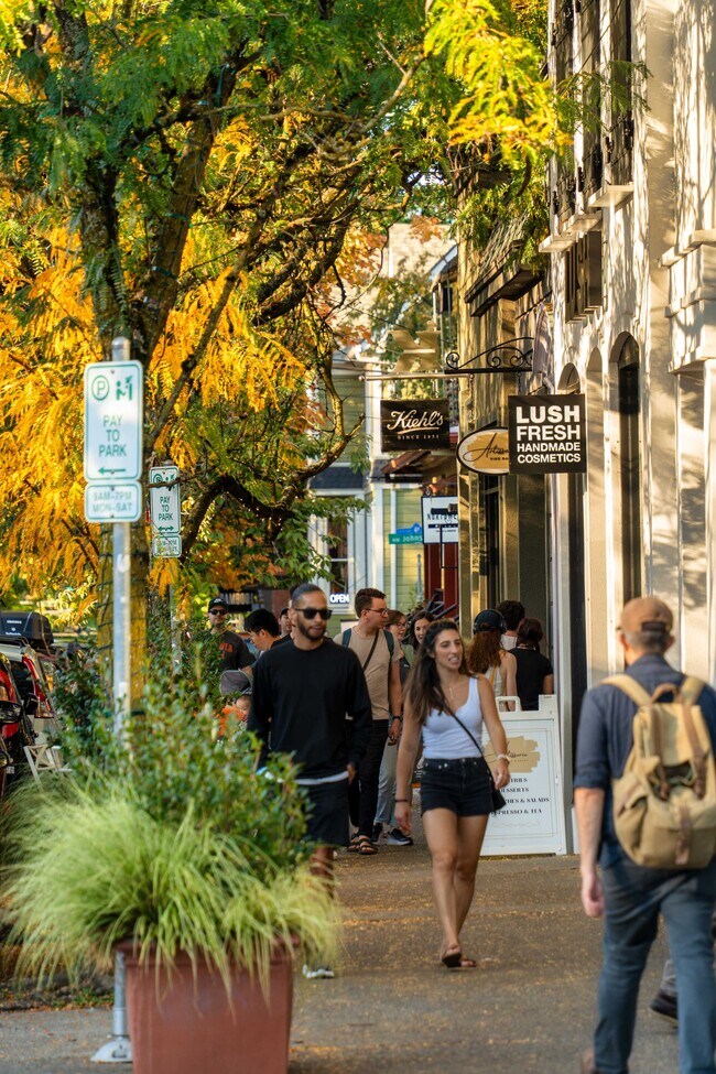 Building Photo - 2319 NW Raleigh St