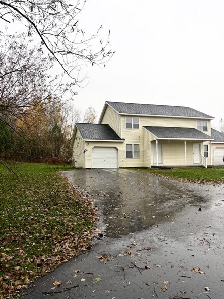 Primary Photo - 18 Vosburgh Rd