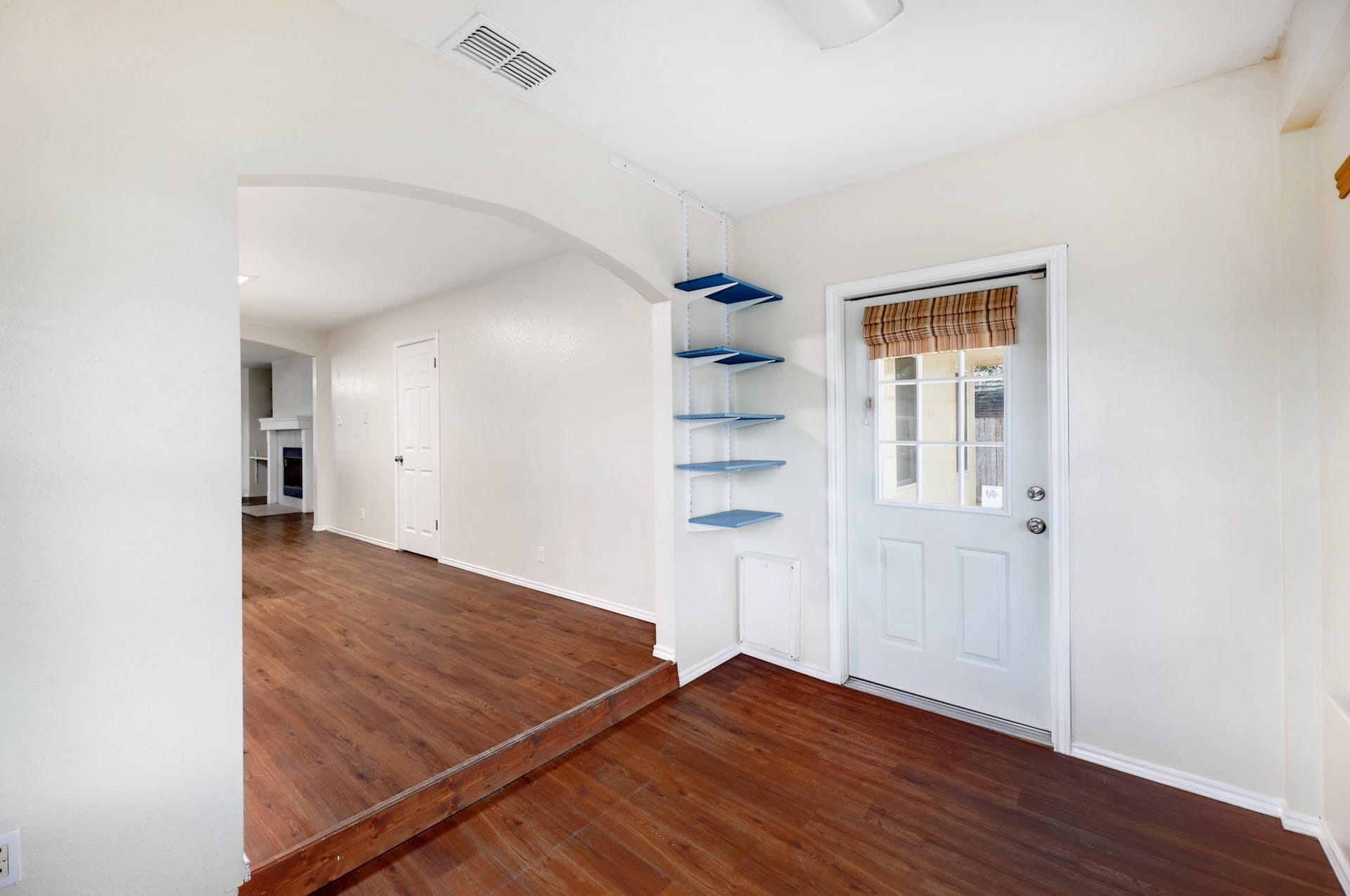 Building Photo - 301 Nicole Way