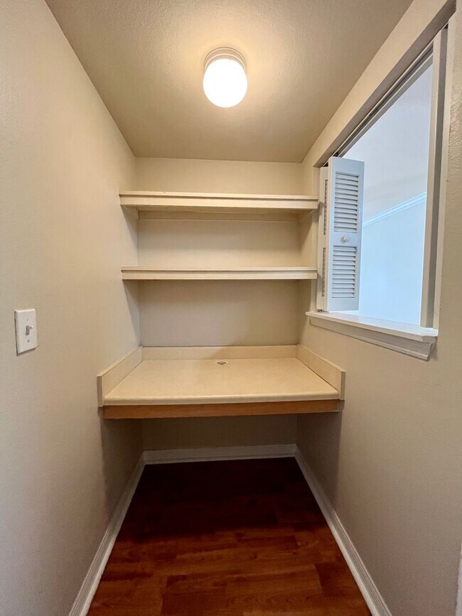 Building Photo - 1155 Villagio Cir