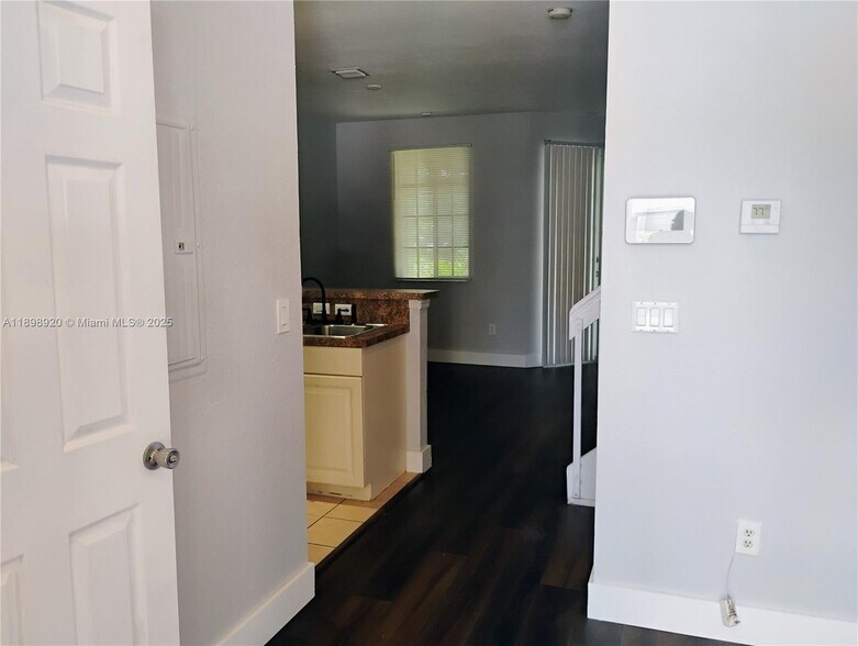 Primary Photo - 1115 Lucaya Dr