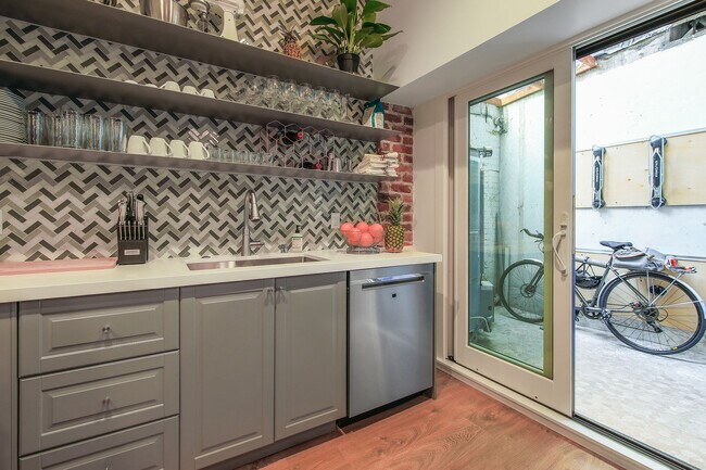 Building Photo - North Beach Coliving