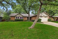 Building Photo - 837 Spring Lake Dr