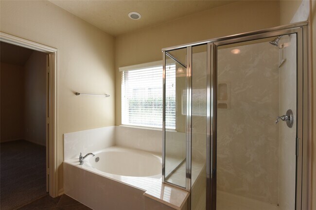Building Photo - 118 E Lasting Spring Cir